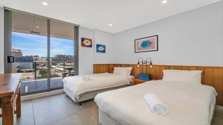 Breezes - Oceans Edge Ocean Views , Wifi Accom Holidays - Terrigal - 4
