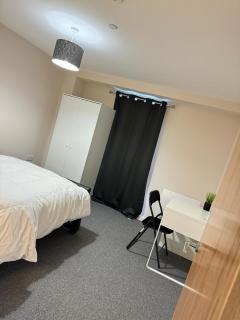 Luxury 2 bedroom Apartment in Manchester City Centre - FREE Parking - 7