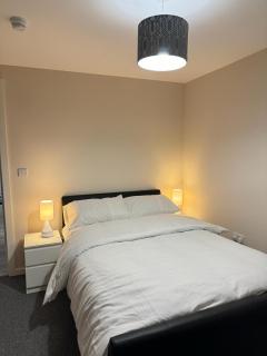 Luxury 2 bedroom Apartment in Manchester City Centre - FREE Parking - 4