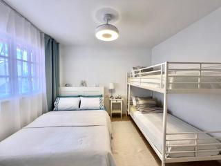 PaulMarie Family Apartment Panoramic - 2