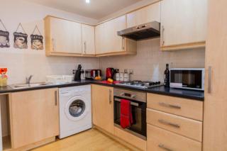Stella Stays, Sleeps 6 - Long Term Discounts! Contractors, Relocators heaven! - Litherland - 3