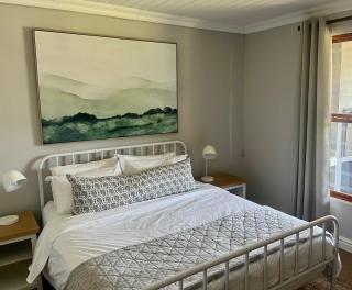 Lalamanzi Trout Cottage - Solar Powered - Underberg - 2