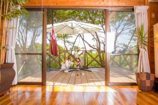 ダイナミックオーシャンビューを堪能できる自然の中のログハウス - 7