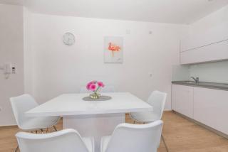 Villa Star 3. centrally located ap. with a pool - Novalja - 9