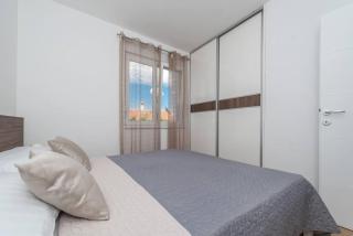 Villa Star 3. centrally located ap. with a pool - Novalja - 4