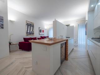 Youhosty - Duomo - Milan - 8