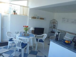 VILLA 3 PCES MEZ 42m2 + TERRASSE 11m2 REF 4054 - Le Castellas - 2