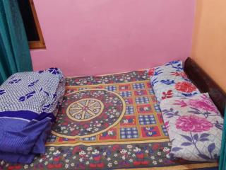 Bhatt Home Stay - - 6
