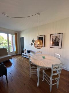Le Louis Vitet terrasse proche place Dupuy - Toulouse - 0