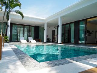 RoomQuest HideAway Hua Hin - Hua Hin - 0
