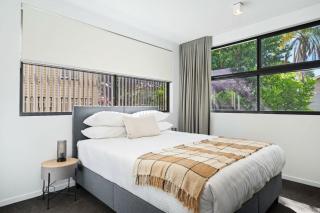 Queen Windsor Isyd - Brisbane - 4