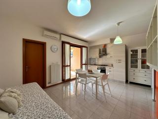 153 - Monolocale in centro a Sirolo, climatizzato e in ottima posizione SPIAGGIA gratis al WHITE BEACH CLUB fino al 3 Agosto - Sirolo - 8