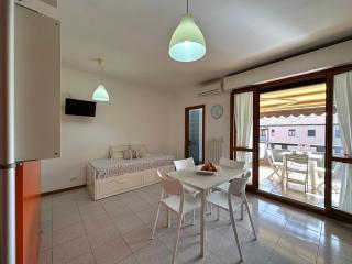 153 - Monolocale in centro a Sirolo, climatizzato e in ottima posizione SPIAGGIA gratis al WHITE BEACH CLUB fino al 3 Agosto - Sirolo - 3
