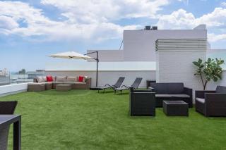 Modern 2-Bed Apartment with Huge Terrace - Marbella - 9