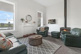 Mollison Park Farm - Emu Flat - 7