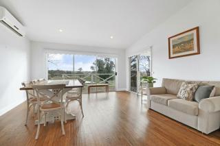 Mollison Park Farm - Emu Flat - 3