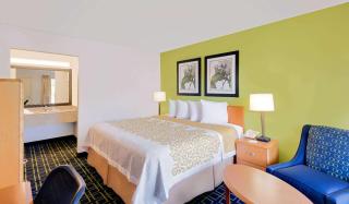 Days Inn by Wyndham Easton - Easton - 4