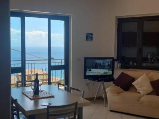 Balcony - SeaViews - Sleeps 8 - Authentic Italy - 0