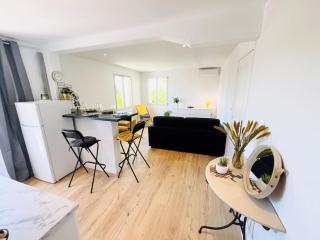 Cosy Appartement Vue mer, Clim, Place de Parking - Sanary-sur-Mer - 0