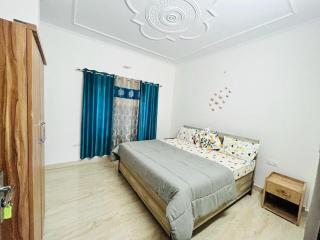 pahadi paradise homestay - Bhowāli - 2