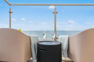 Airhost's Brighton's Best Green Diamond Escape with Sea Views - Brighton & Hove - 6