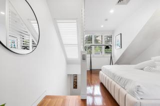 Stunning 3 Bedroom Terrace House in Vibrant Area - Sydney - 3