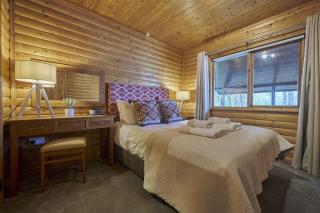 Heron Lodge with Hot-tub - 4
