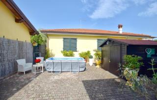Cozy Apartment In Capezzano Pianore - 3