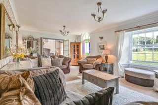 Polean Farm Old Farmhouse - With Large Jacuzzi, Games Room, Near the Sea and with Free Access to a Nearby Pool - 3