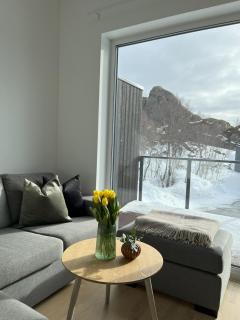 Kabelvåg - Moderne og romslig bolig ved havet - 0