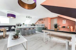 The Glasgow Rose- Stylish Penthouse 2 Bed City Centre Apartment with Free Parking & Lift - 0