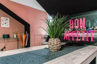 The Glasgow Rose- Stylish Penthouse 2 Bed City Centre Apartment with Free Parking & Lift - 4