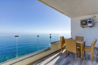 Seafront 3BR APT in Sliema with Private Balcony by 360 Estates - Sliema - 2