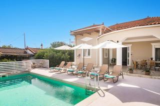 Villa Meredith by Villa Plus - Psarou - 9