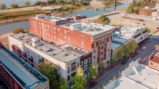 Landing at 99 Front - 2 Bedrooms in Downtown Memphis - Memphis - 2