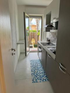 Bilocale completamente rinnovato a 100 metri dal mare con giardino - Marina di Massa - 7