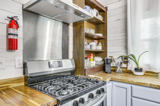 Cozy Carterville Home: 3 Mi to Crab Orchard Lake! - 3