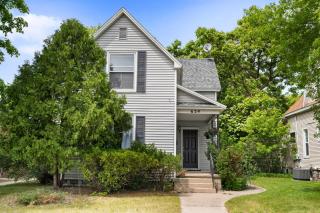 Vintage Vibes Duplex Downtown Beach AC Restaurants - Traverse City - 0