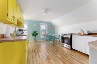 Vintage Vibes Duplex Downtown Beach AC Restaurants - Traverse City - 8