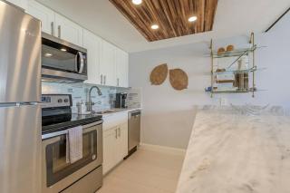 Modern Condo With Pool Steps From Vanderbilt Beach - Naples - 3