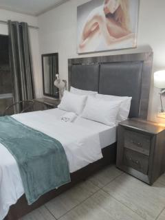 Whitehouse Lodge Benoni - 9