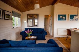 Poachers Perch At Tapnell Farm - 7