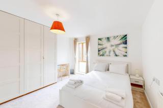 Spacious 3-Bed with balcony, 5-min walk to station - Londra - 7