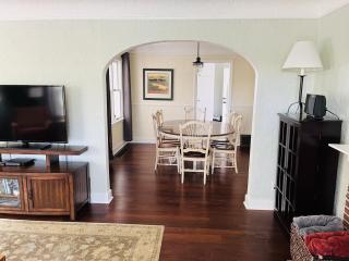 State Street Cottage, Suite 2 - 4