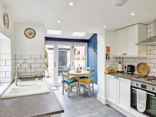Four Priory Road, Chichester - Chichester - 1