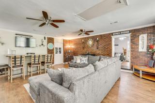 Spacious Charleston Home Only 3 Mi to Folly Beach - Charleston - 7