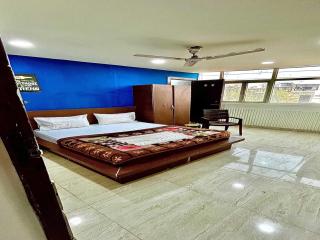Hotel O C Yaduvanshi Inn - Indraprast - 1