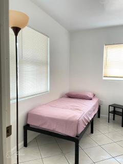 Ludge by Miami Airport - 3