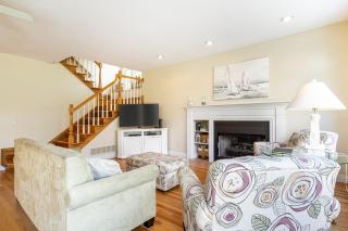 65 Bluff - 4 bedroom 3 bath vacation rental located just steps away from private beach access! - 7