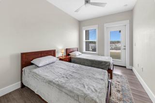 Completely Coastal Spacious townhome with Harbor views a Dock and community Pool - Fort Walton Beach - 3